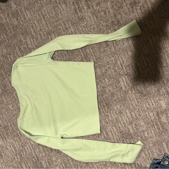 Aritzia apple long sleeve. Bright green - Picture 8 of 8
